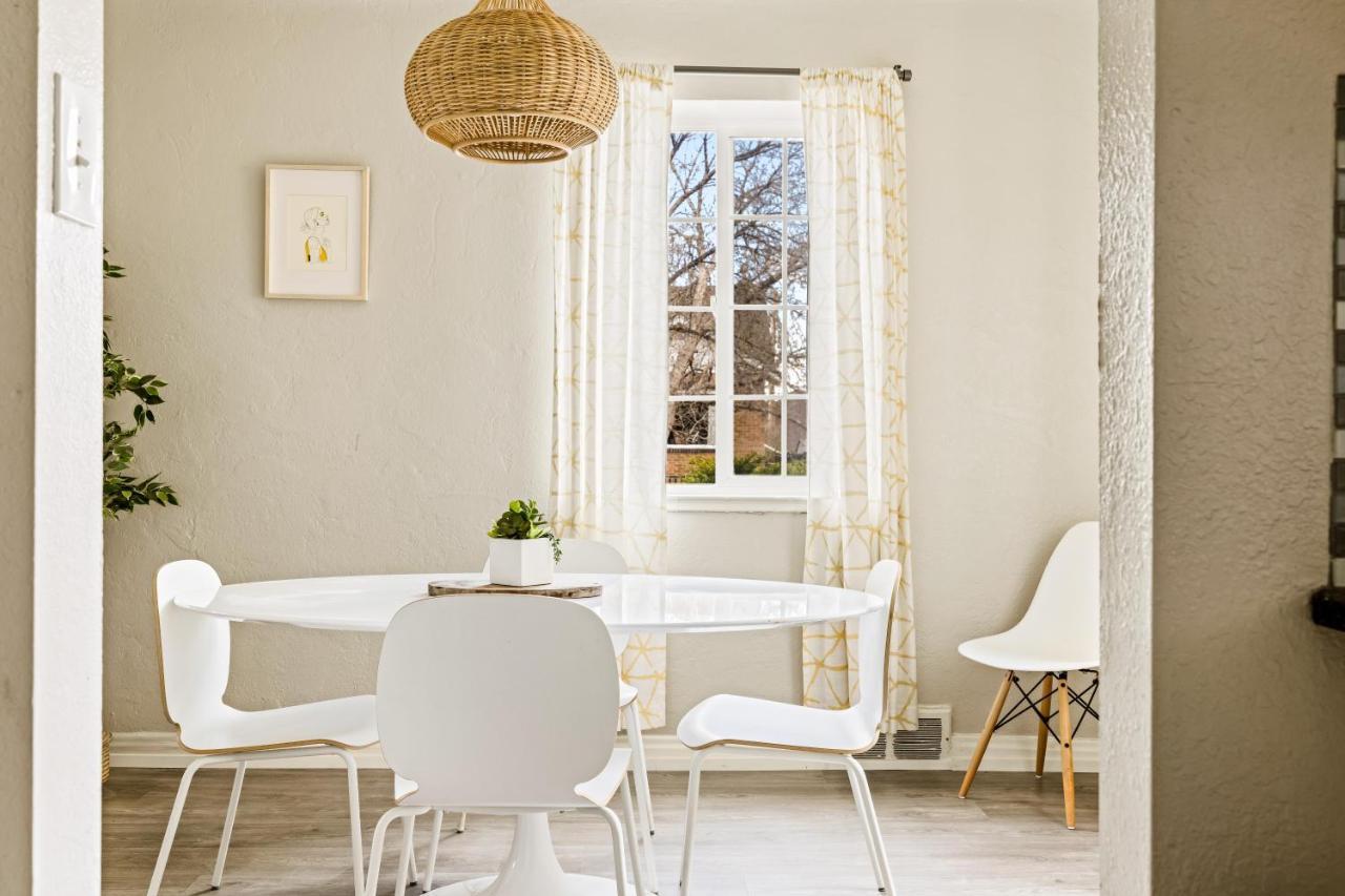Stylish Retreat - King Beds - Walk To Sloans Appartement *